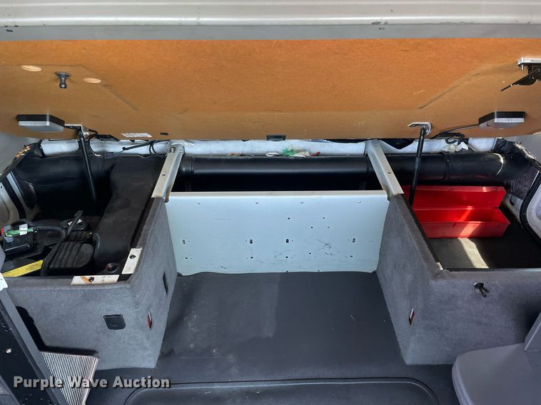 image for item LJ9674 2015 International ProStar Plus 122  semi truck