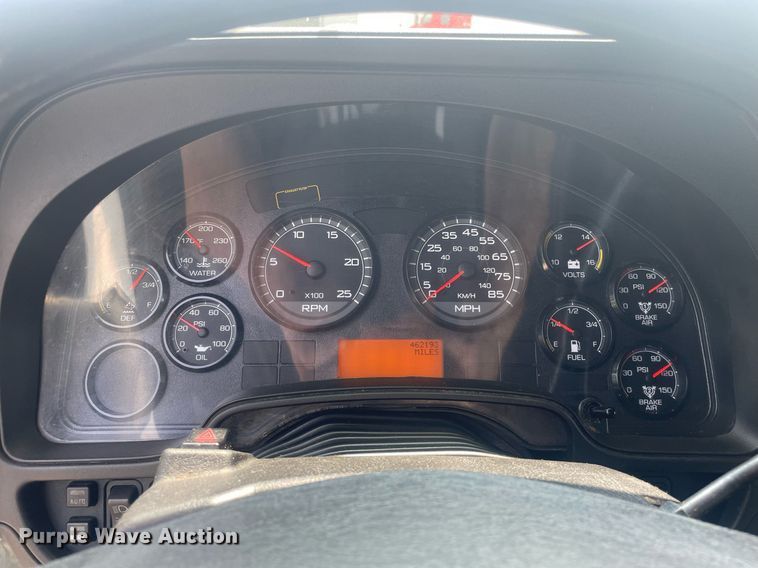 image for item LJ9674 2015 International ProStar Plus 122  semi truck