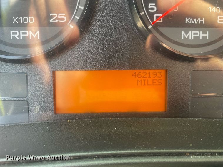 image for item LJ9674 2015 International ProStar Plus 122  semi truck