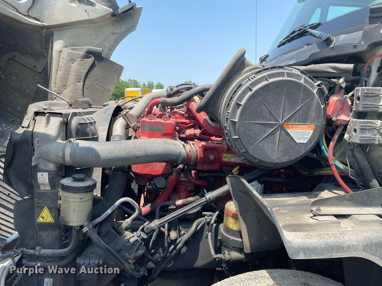 image for item LJ9674 2015 International ProStar Plus 122  semi truck