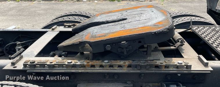 image for item LJ9677 2016 Kenworth T680  semi truck