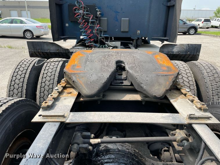 image for item LJ9677 2016 Kenworth T680  semi truck