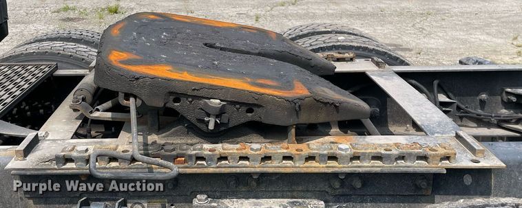 image for item LJ9677 2016 Kenworth T680  semi truck