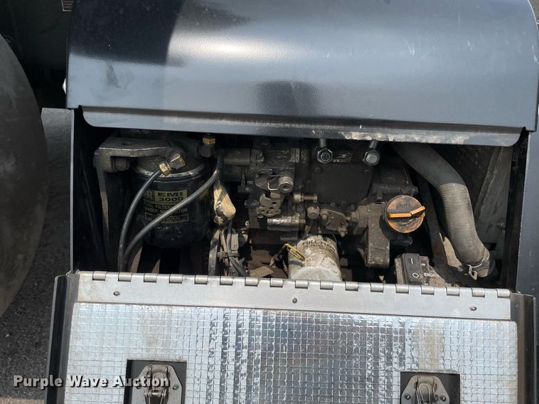 image for item LJ9677 2016 Kenworth T680  semi truck