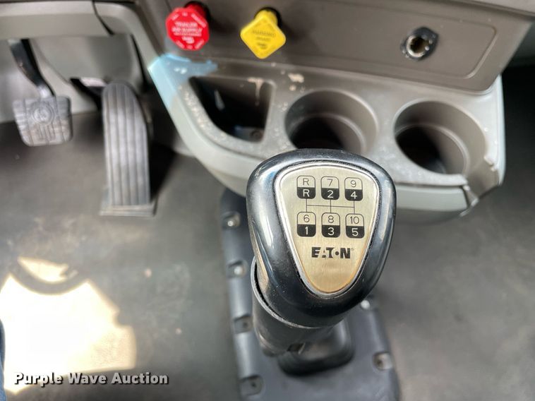 image for item LJ9677 2016 Kenworth T680  semi truck