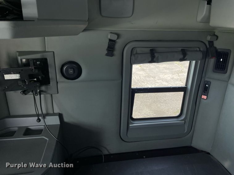 image for item LJ9677 2016 Kenworth T680  semi truck