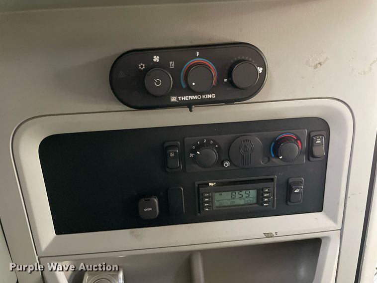 image for item LJ9677 2016 Kenworth T680  semi truck