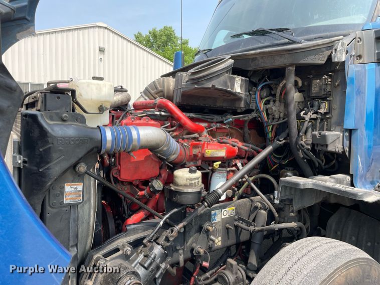 image for item LJ9677 2016 Kenworth T680  semi truck