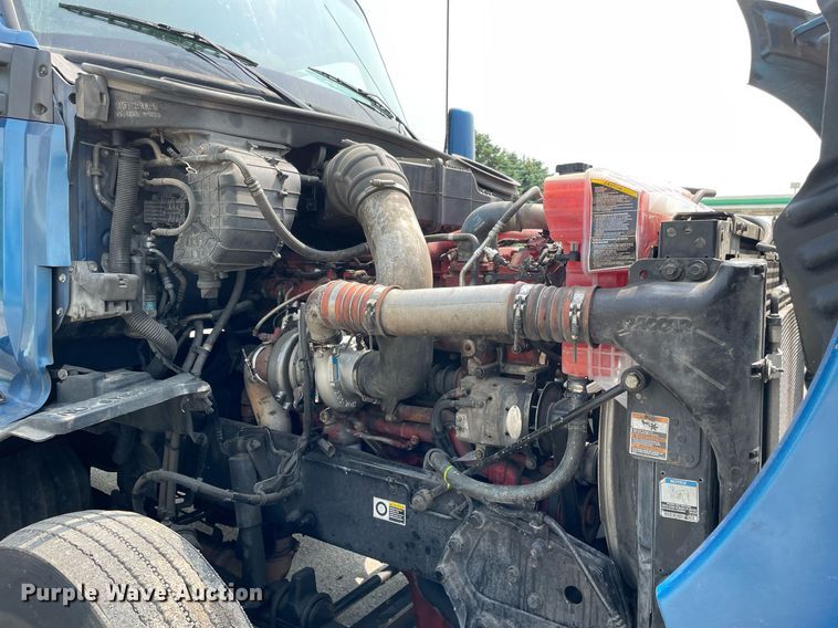 image for item LJ9677 2016 Kenworth T680  semi truck