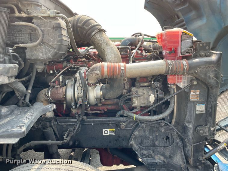 image for item LJ9677 2016 Kenworth T680  semi truck