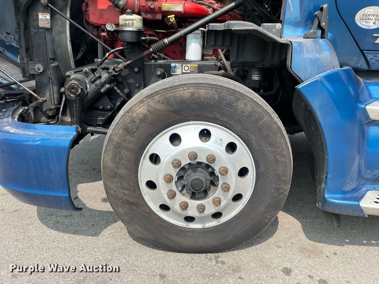 image for item LJ9677 2016 Kenworth T680  semi truck