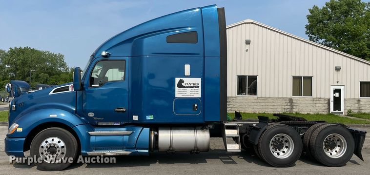 image for item LJ9678 2016 Kenworth T680  semi truck