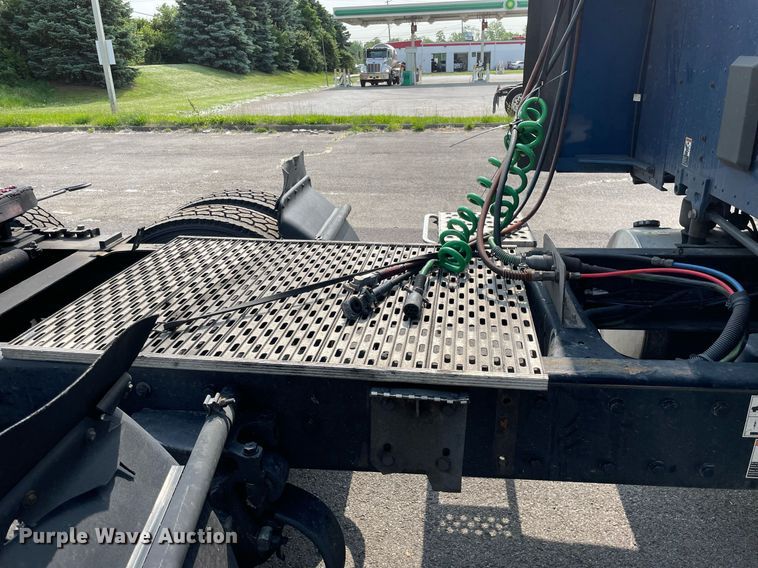 image for item LJ9678 2016 Kenworth T680  semi truck