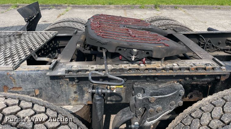 image for item LJ9678 2016 Kenworth T680  semi truck