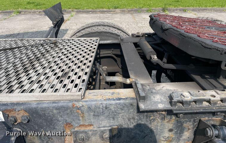 image for item LJ9678 2016 Kenworth T680  semi truck