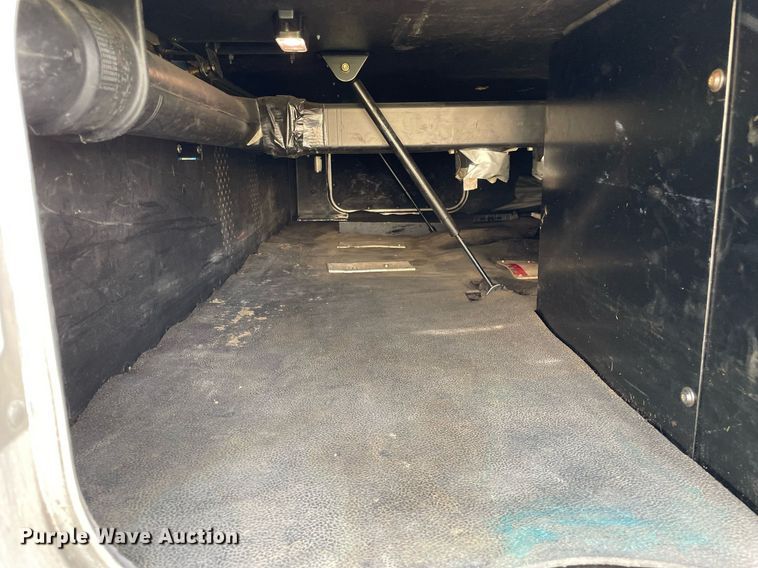 image for item LJ9678 2016 Kenworth T680  semi truck