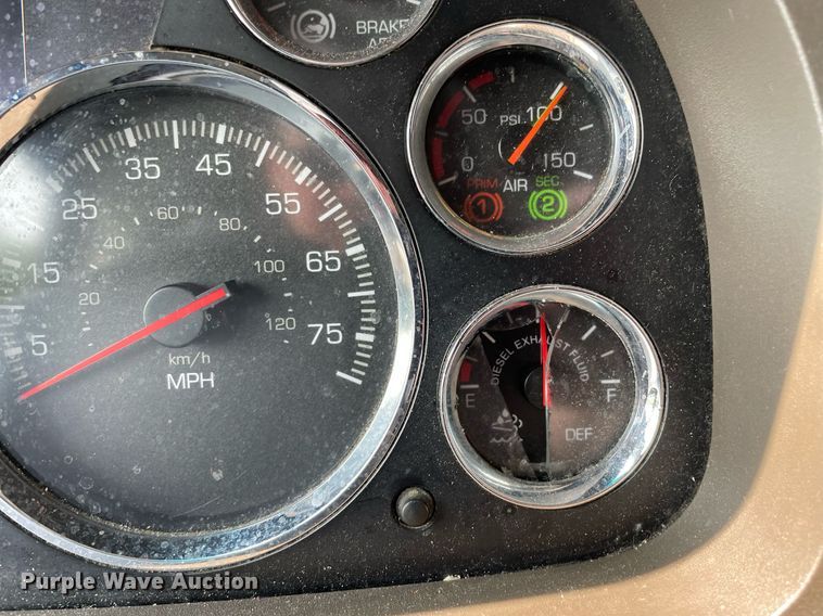 image for item LJ9678 2016 Kenworth T680  semi truck