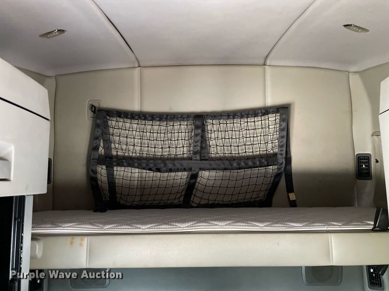 image for item LJ9678 2016 Kenworth T680  semi truck