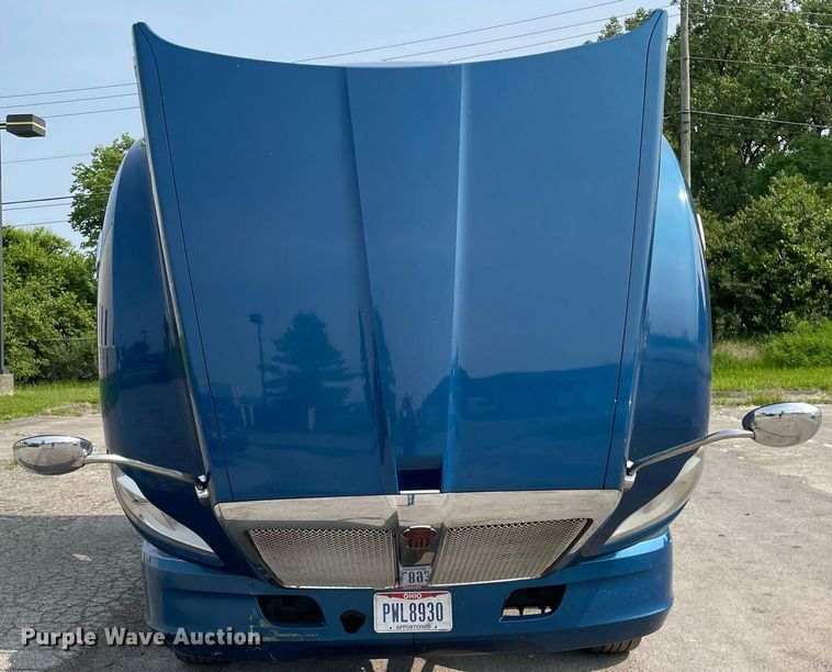 image for item LJ9678 2016 Kenworth T680  semi truck
