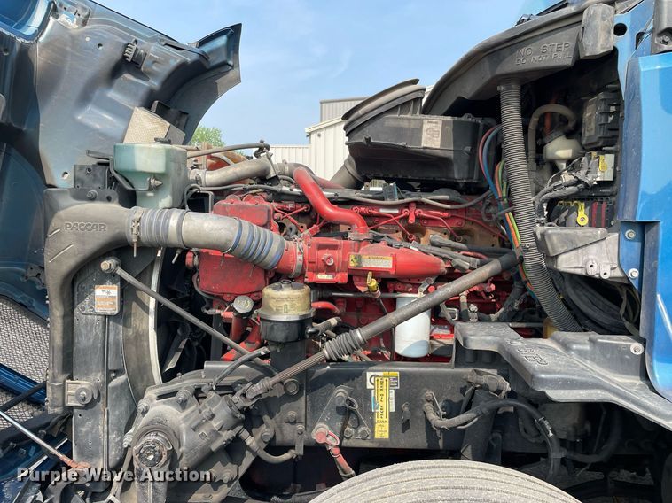 image for item LJ9678 2016 Kenworth T680  semi truck