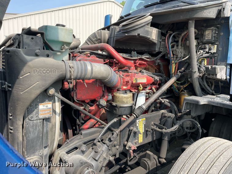 image for item LJ9678 2016 Kenworth T680  semi truck