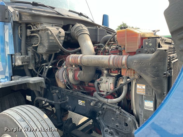 image for item LJ9678 2016 Kenworth T680  semi truck