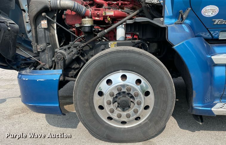 image for item LJ9678 2016 Kenworth T680  semi truck