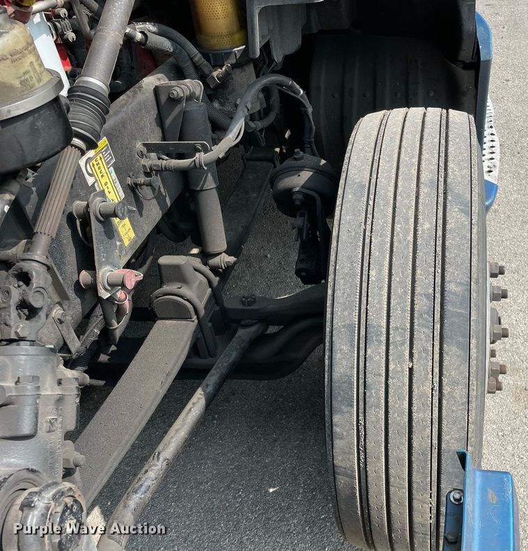 image for item LJ9678 2016 Kenworth T680  semi truck