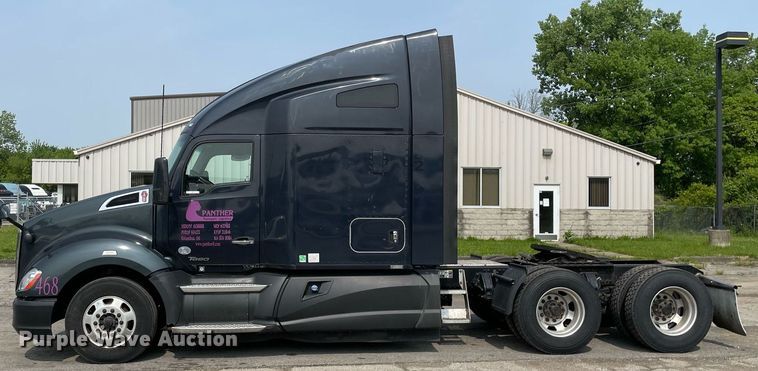 image for item LJ9679 2016 Kenworth T680  semi truck
