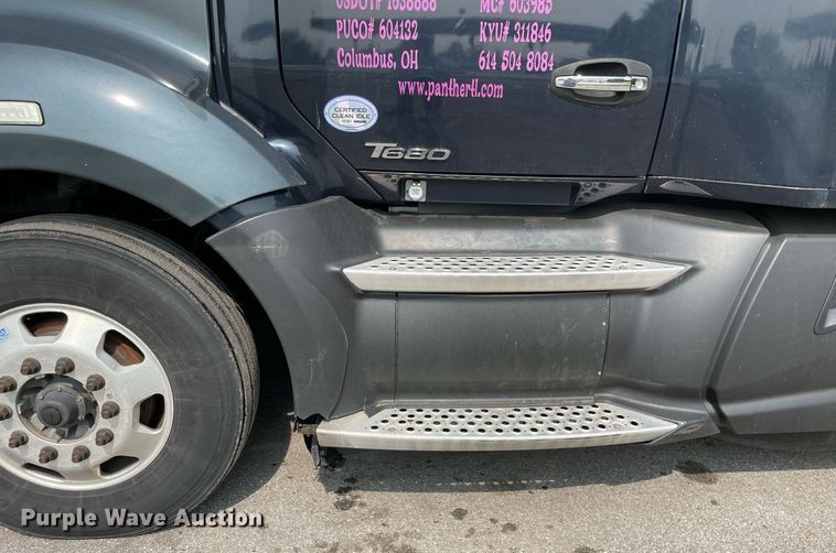 image for item LJ9679 2016 Kenworth T680  semi truck