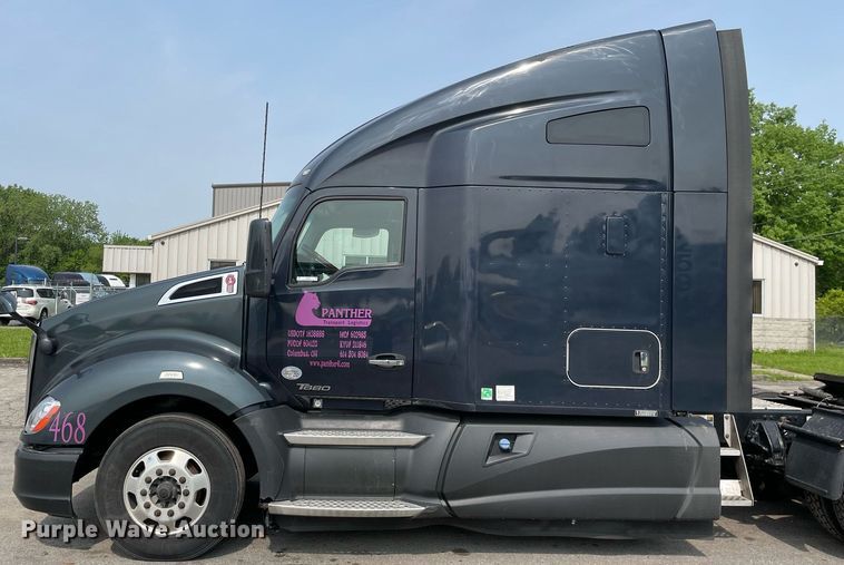 image for item LJ9679 2016 Kenworth T680  semi truck