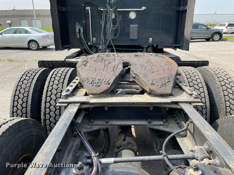 image for item LJ9679 2016 Kenworth T680  semi truck