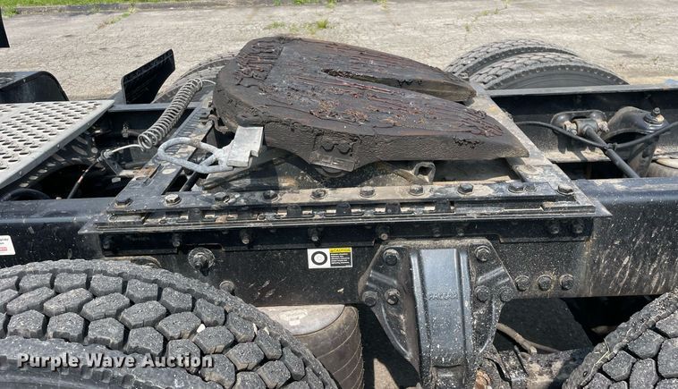 image for item LJ9679 2016 Kenworth T680  semi truck