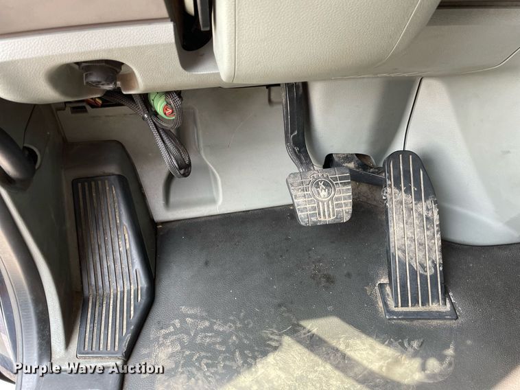 image for item LJ9679 2016 Kenworth T680  semi truck