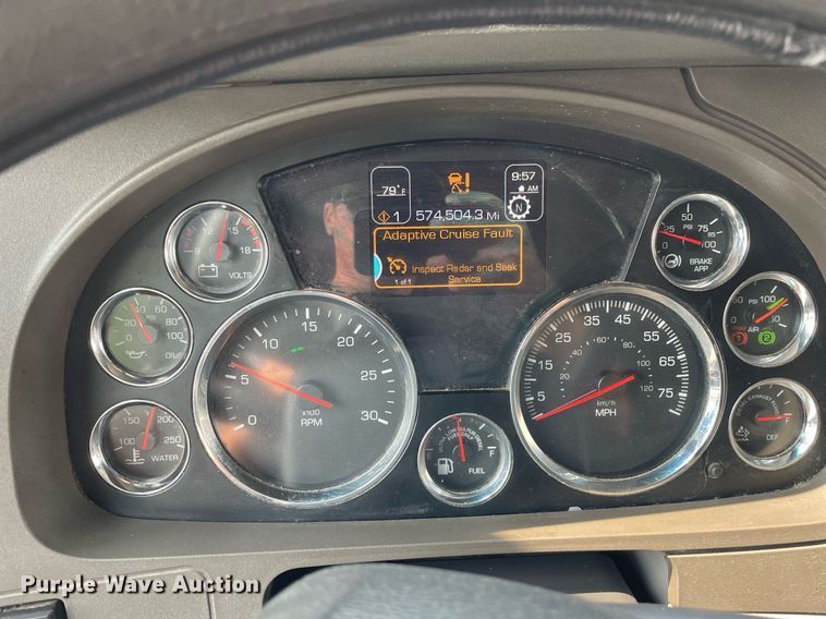 image for item LJ9679 2016 Kenworth T680  semi truck