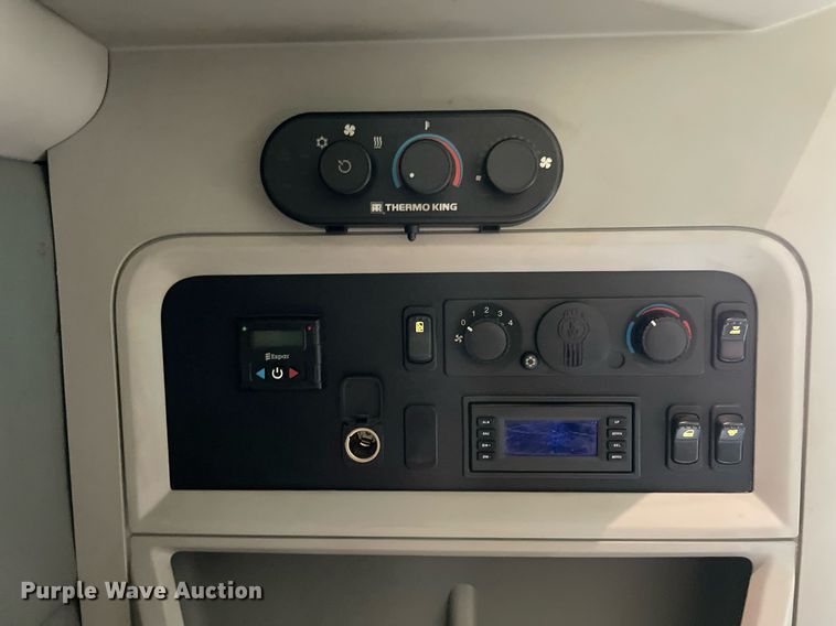 image for item LJ9679 2016 Kenworth T680  semi truck