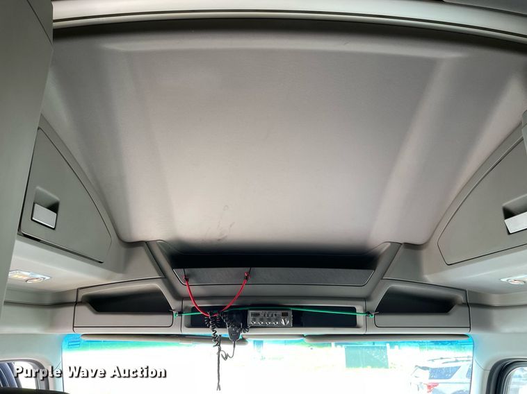 image for item LJ9679 2016 Kenworth T680  semi truck