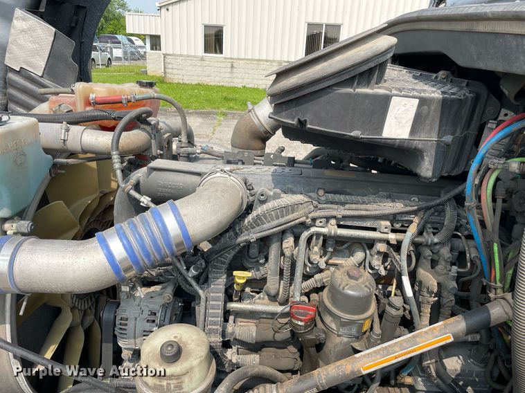 image for item LJ9679 2016 Kenworth T680  semi truck