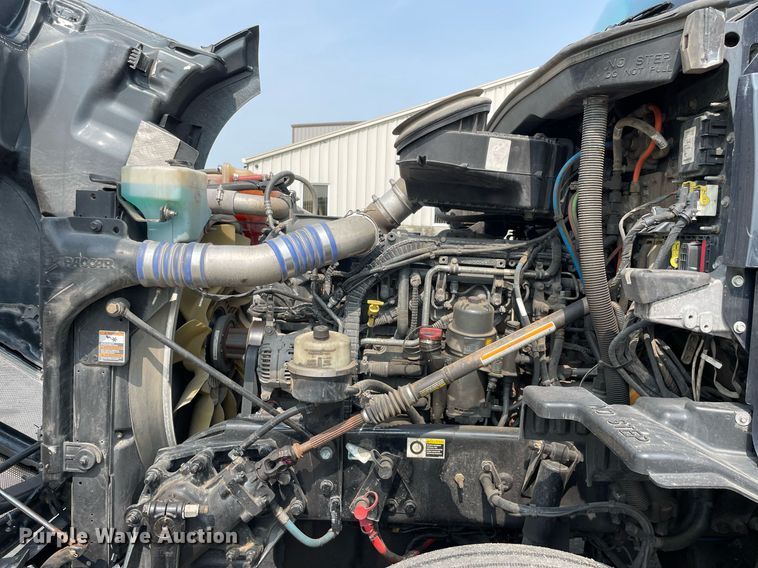 image for item LJ9679 2016 Kenworth T680  semi truck