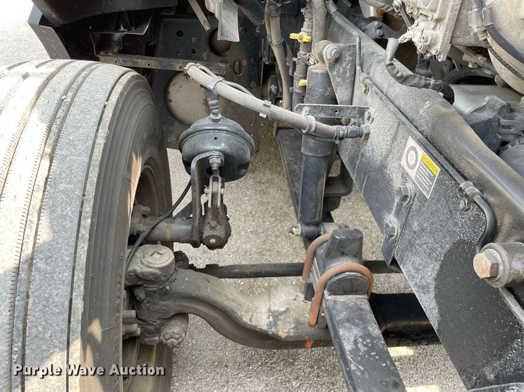 image for item LJ9679 2016 Kenworth T680  semi truck