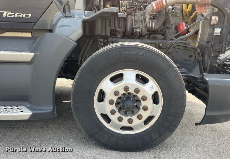 image for item LJ9679 2016 Kenworth T680  semi truck