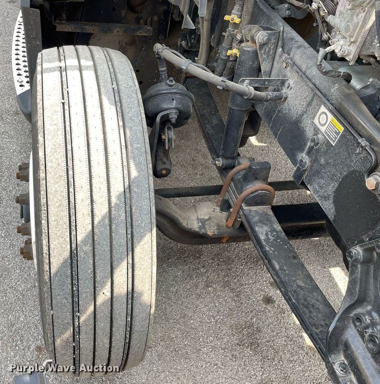 image for item LJ9679 2016 Kenworth T680  semi truck