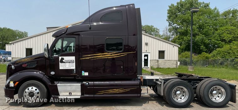 image for item LJ9680 2016 Peterbilt 587  semi truck