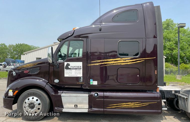 image for item LJ9680 2016 Peterbilt 587  semi truck