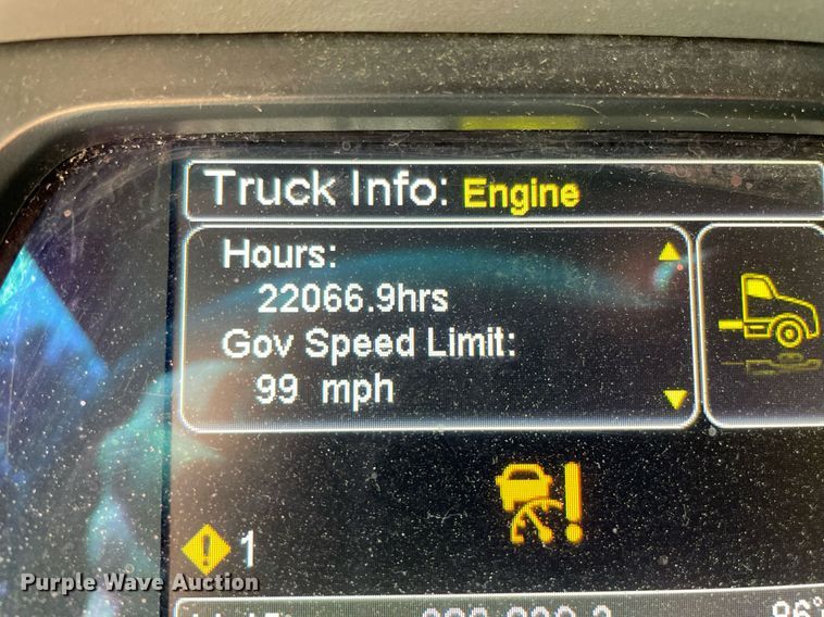 image for item LJ9680 2016 Peterbilt 587  semi truck