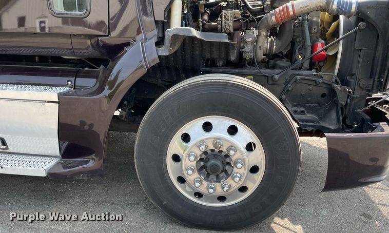 image for item LJ9680 2016 Peterbilt 587  semi truck