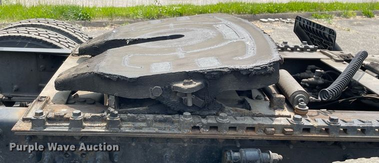 image for item LJ9681 2014 Mack CXU613  semi truck