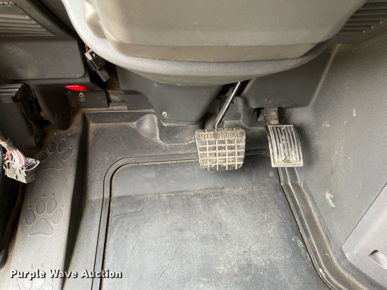 image for item LJ9681 2014 Mack CXU613  semi truck