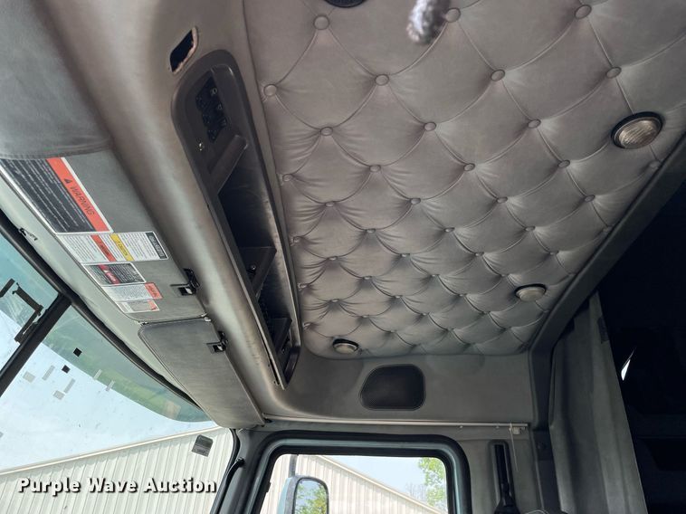 image for item LJ9681 2014 Mack CXU613  semi truck