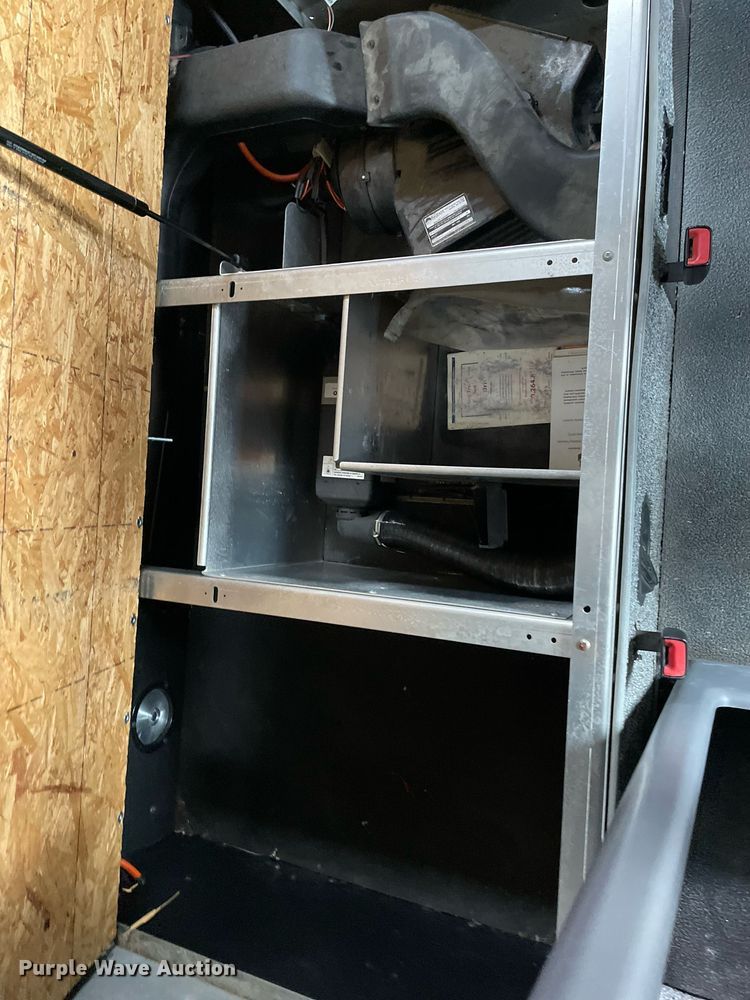 image for item LJ9681 2014 Mack CXU613  semi truck